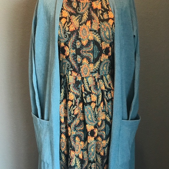 Small Lularoe Amelia and Medium Sarah - Picture 5 of 6